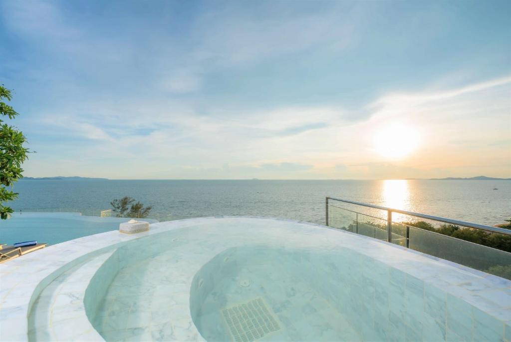 Bayphere Hotel Pattaya Ban Nong Hin  Exterior foto